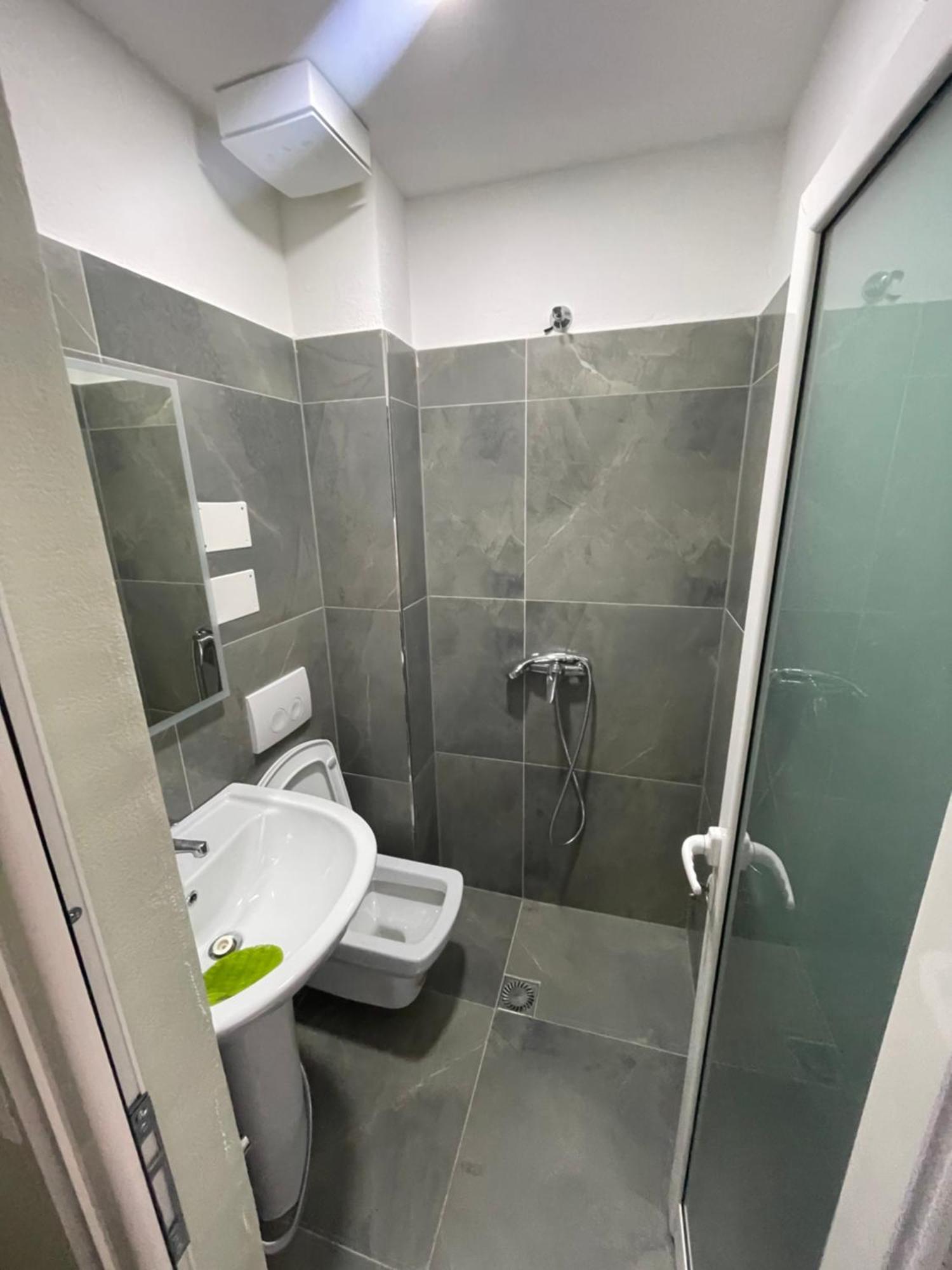 Lura Hotel Fushe-Lure Luaran gambar
