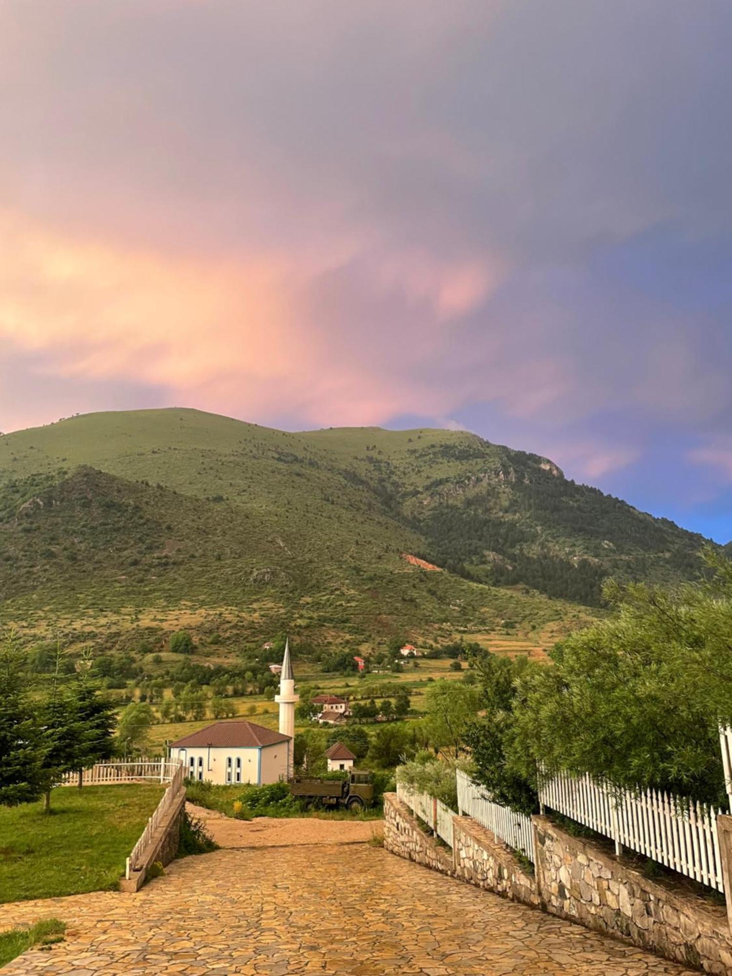 Lura Hotel Fushe-Lure Luaran gambar