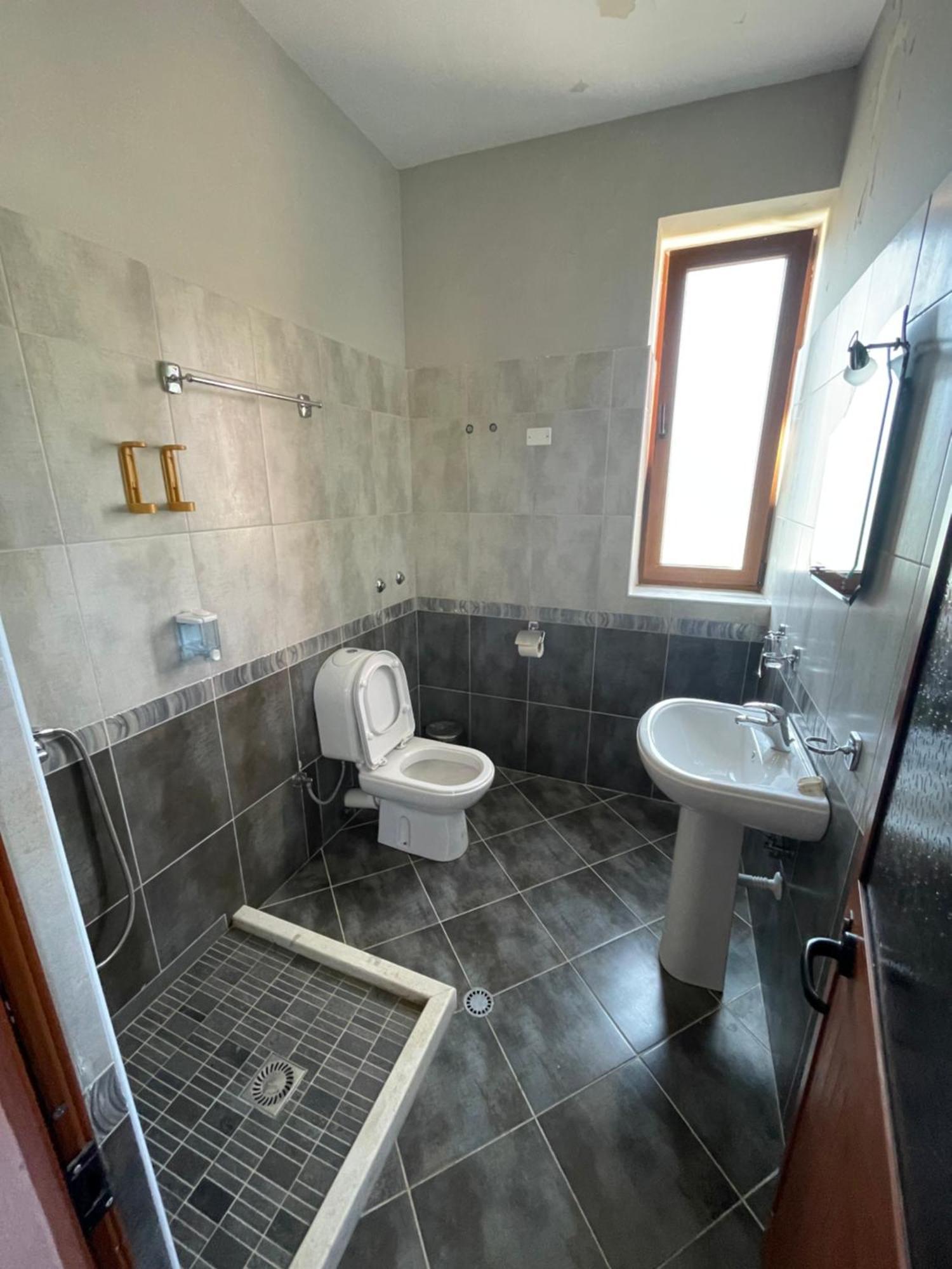 Lura Hotel Fushe-Lure Luaran gambar
